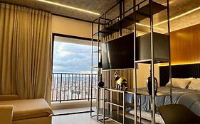 Lindo flat em prédio luxuoso - Excelente localização